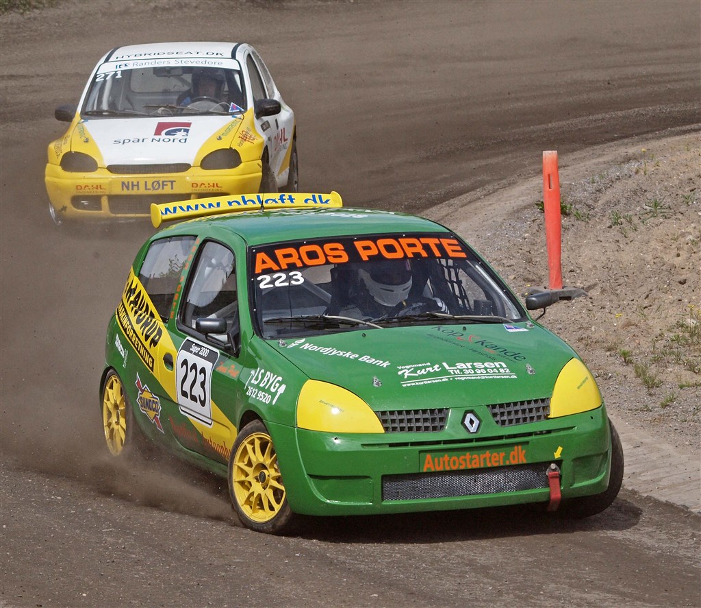 Rune B. Staudt vandt A-finalen i SUPER 2000 med Allan Jørgensen (bagerst) på 3.pladsen.
(Foto: Åge Keseler Kirketerp)